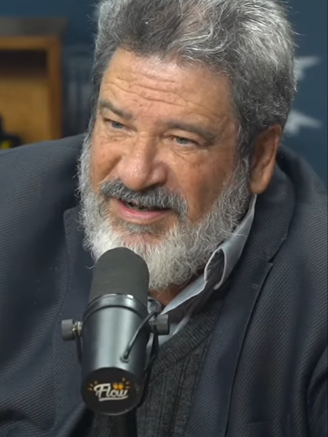 No relativismo, tudo vira opinião. Mas opinião não substitui conhecimento. A vida concreta exige critério.Nem tudo é achismo. 🎧 Trecho do Cortella no Flow Podcast #mariosergiocortella #filosofia #cortella #Filosofia #Reflexão #liberdade