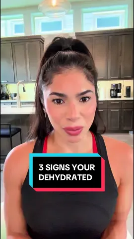 3 signs your dehydrated💧 We are in peak summer season here in Houston, Texas! Check out these tips to stay hydrated and what to watch for if you feel you’re not drinking enough water!💦 #registereddietitian #performance #hydration #health #texasheat 