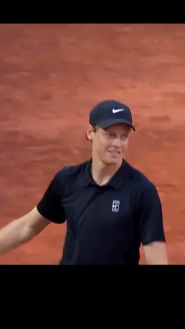 black kit was too tuff 🤧 #tennis #janniksinner #sinner 