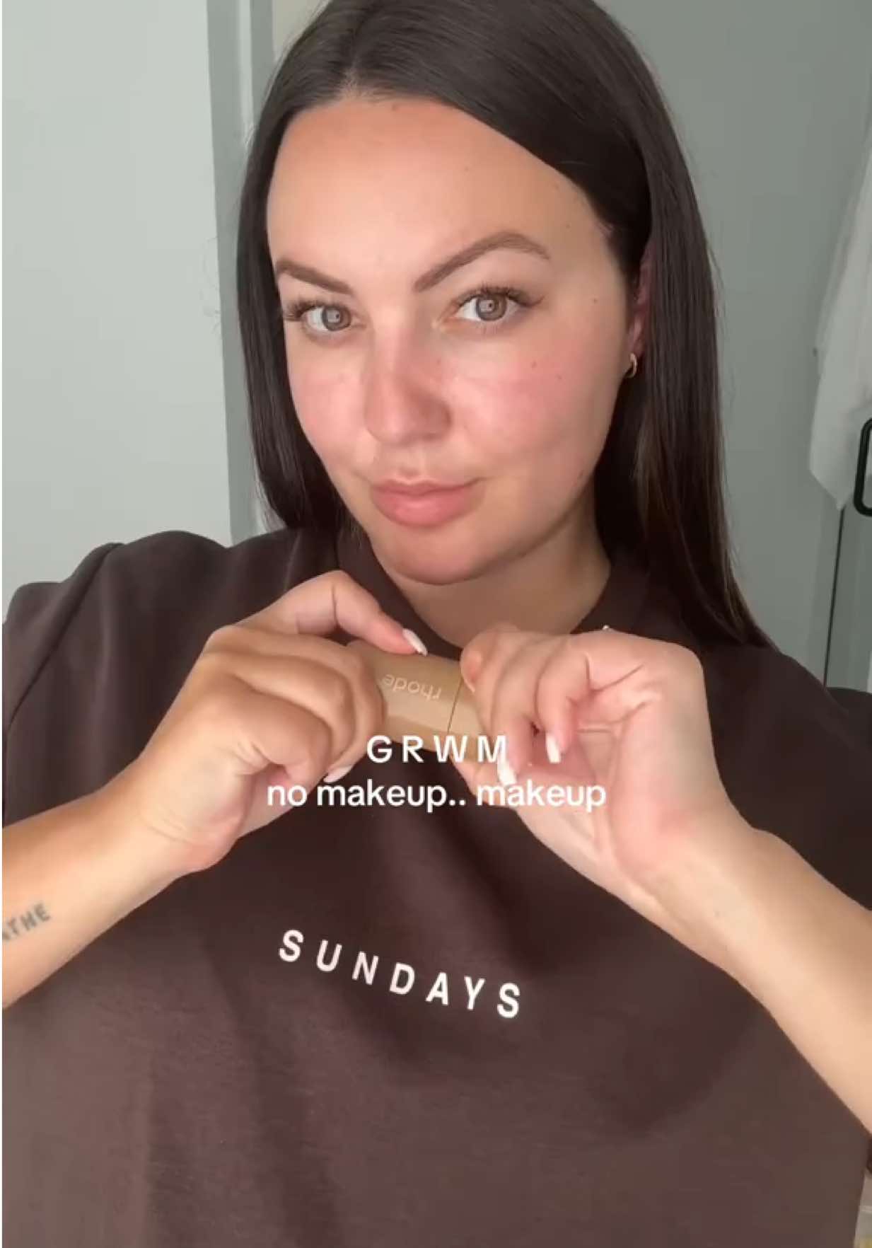 no makeup... makeup💄  my skin has been angry lately so today I opted for a light look to feel alive without irritating it with a full base, absolutely love all the products I mentioned here, if you want a full list of everything it’s all linked on my LTK 💕 @rhode skin @YSL Beauty @milkmakeup @IT Cosmetics @MERIT Beauty @Anastasia Beverly Hills  - no makeup - natural look - beauty must haves - beauty faves - rhode - YSL - milk makeup - it cosmetics - merit