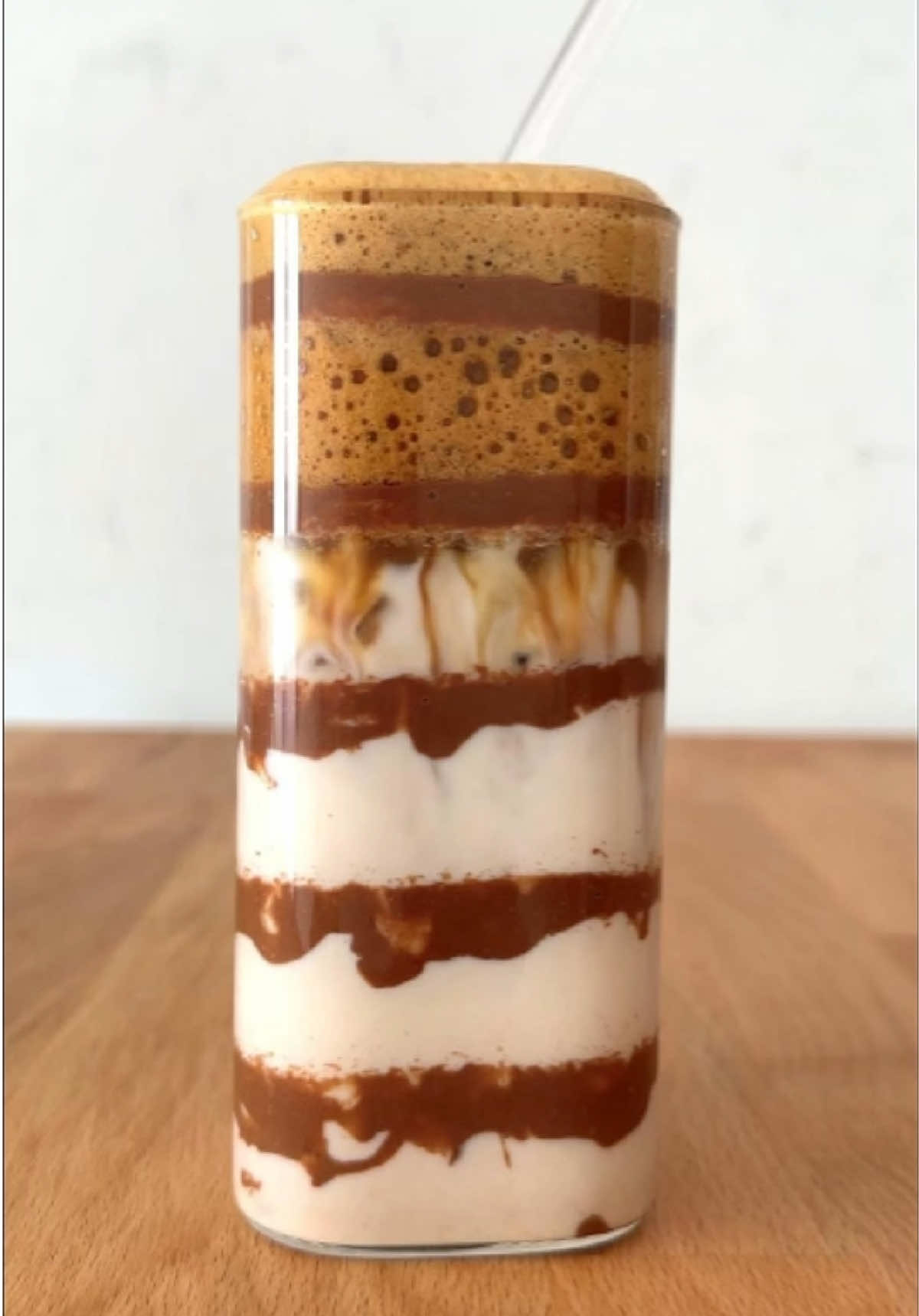 Iced Cookie Latte 🍪🤎✨ #asmr #satisfying #dalgona #coffeetime 