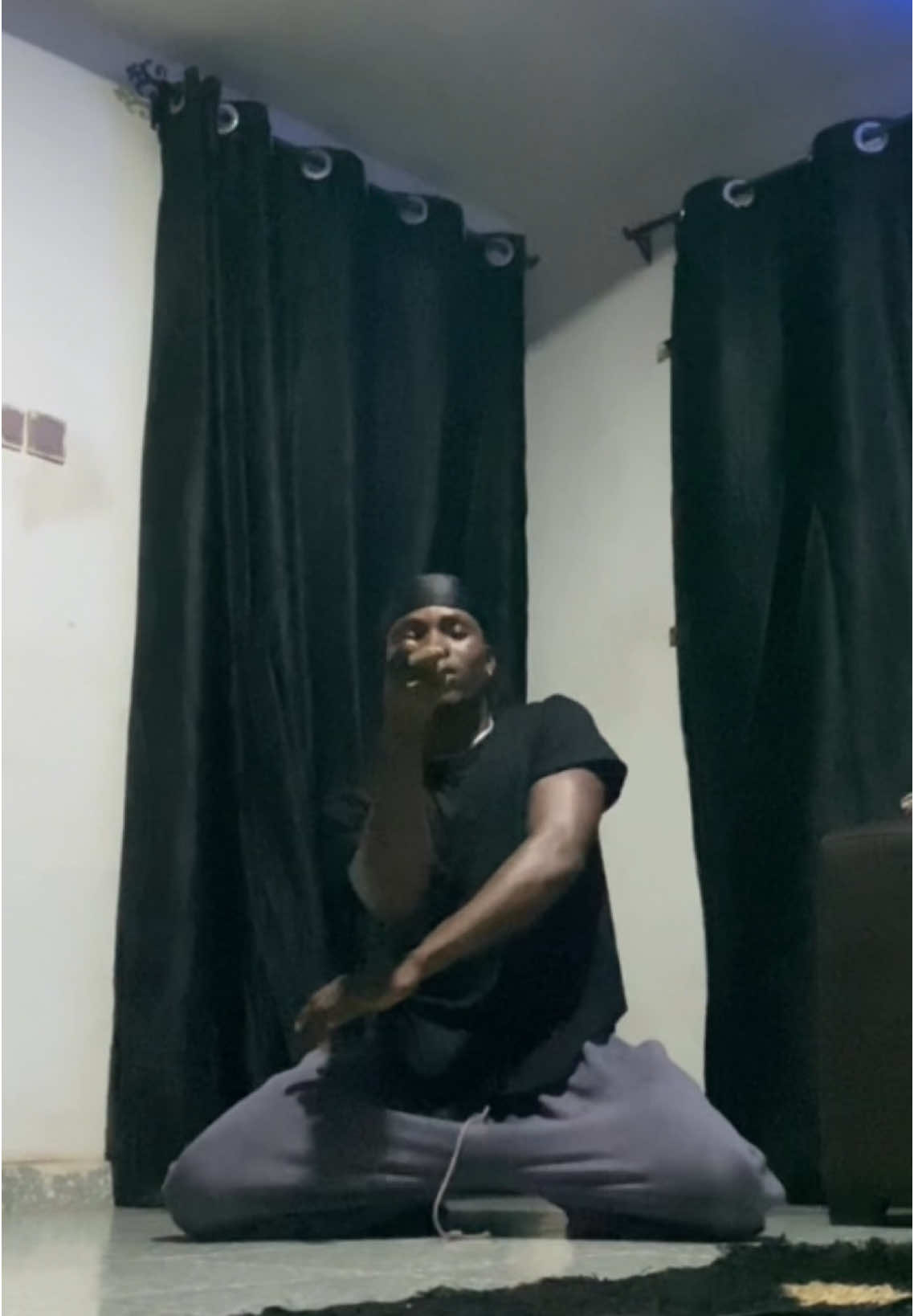 IS IT🥃 another easy one?😌Dc: me #tyla #isit #goviral #choreography #fyp #eazystorm #viraltiktok 