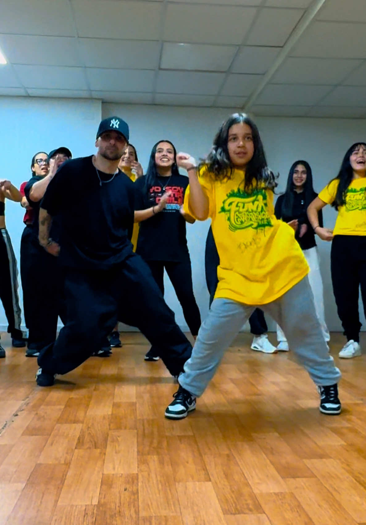 Ela arrasando com 11 aninhos 😱🇨🇱 @Liberty Dance Studio  #funk #passinho #diadelicia 