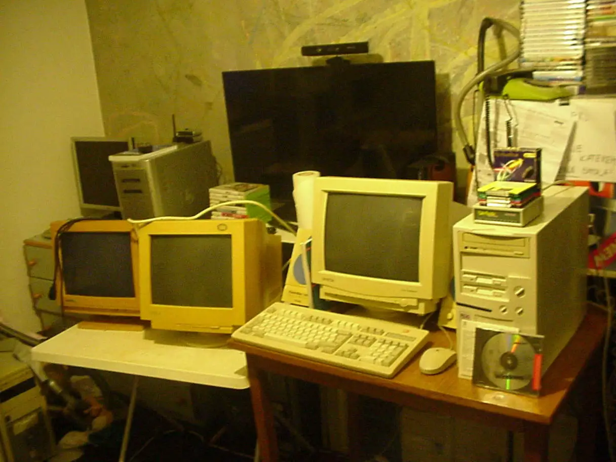 #fyp #90s #2000s #crt #Nostalgia #pc #oldsetup #computer #