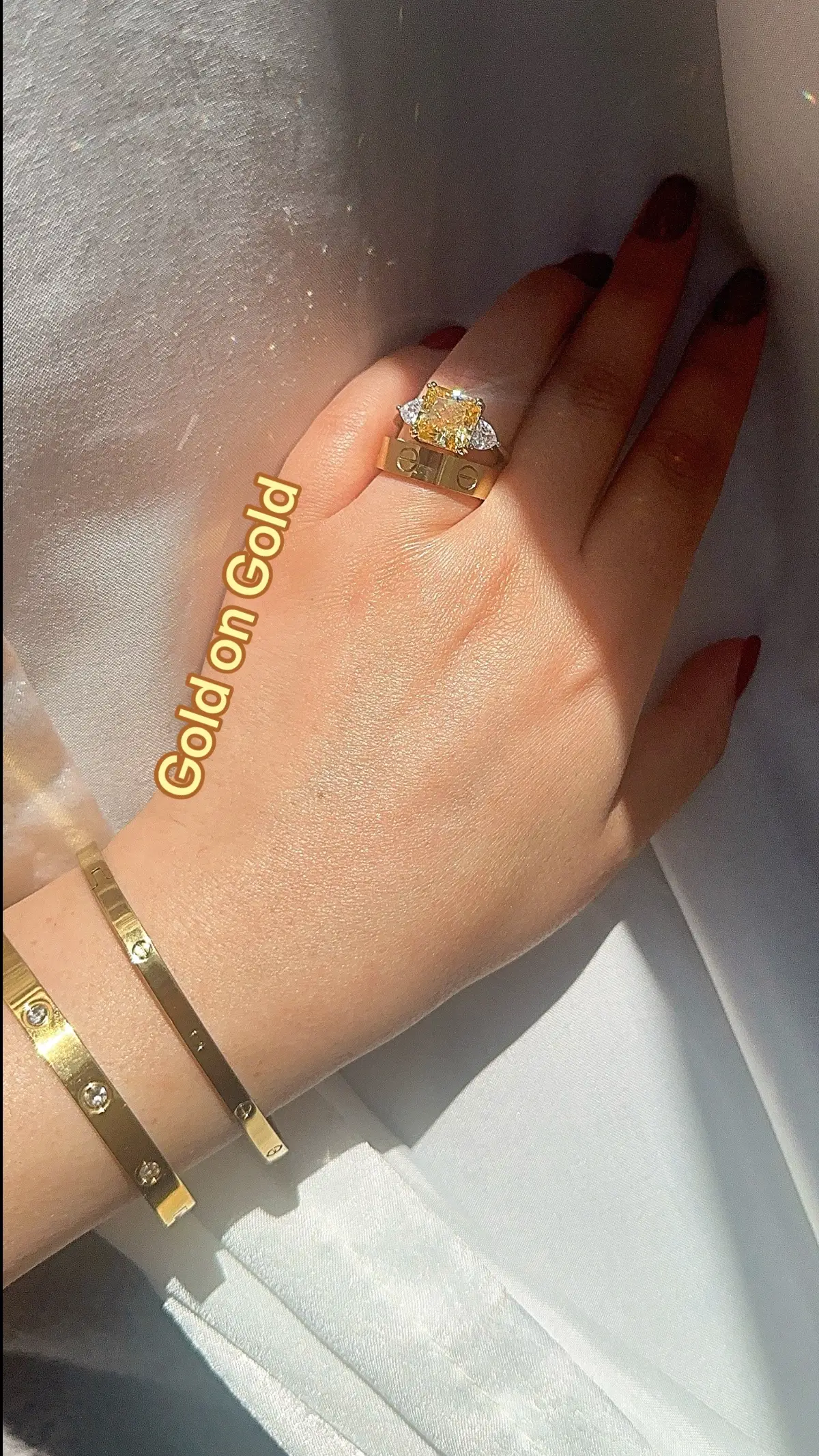 #yellowdiamond #cartier #cartieovebracelet #cartierlovering 