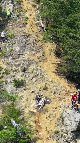 Billy Bolt: “What if we didn’t go around the mountain… but THROUGH it?” 🤯 #endurolife #dirtbike #hardenduro #extremeenduro #enduro 