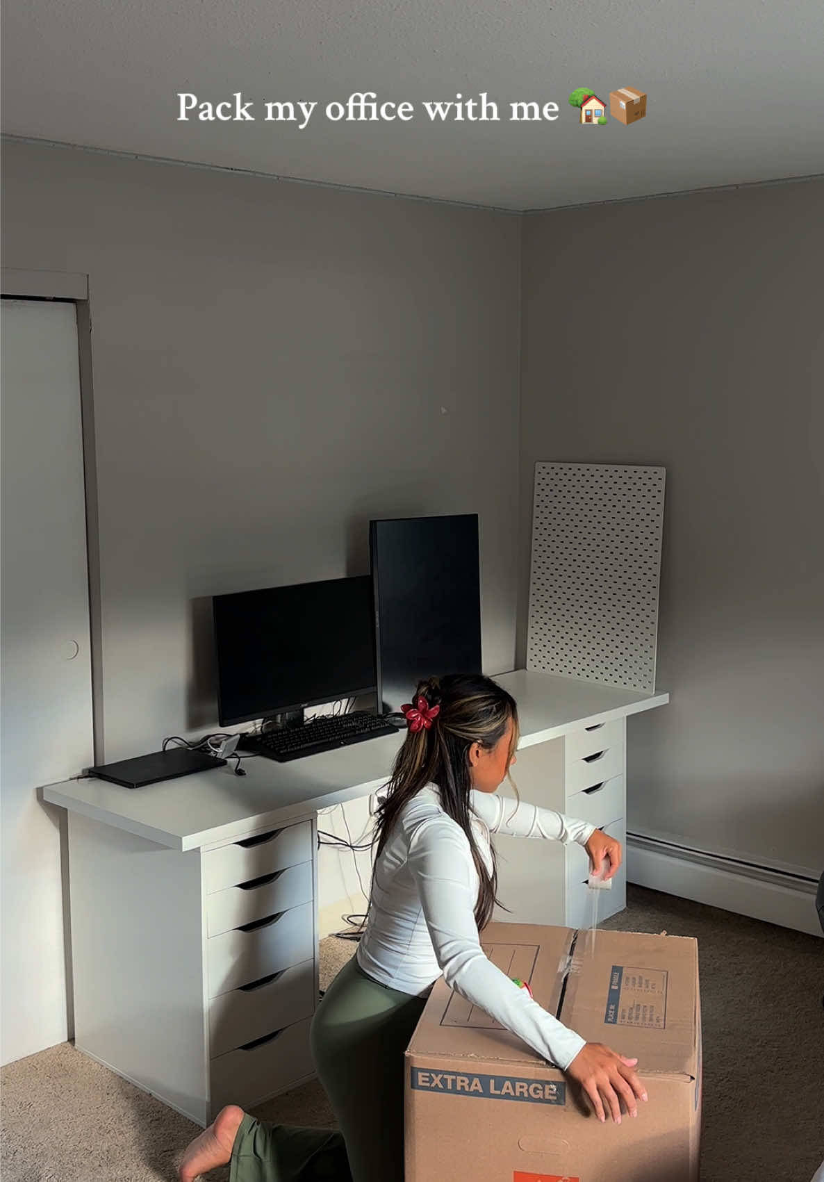 Packed everything in the drawers but the monitors have to stay up till the DAY I move because I am working from home !! #fyp #wfh #packwithme #movingout #moving #apartment 