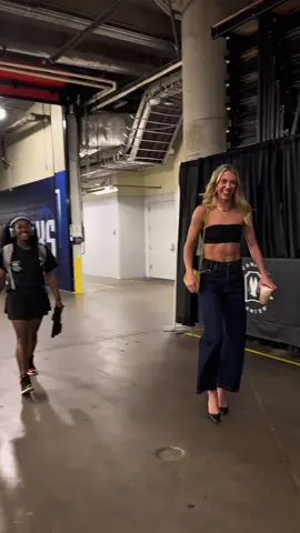 Lexie Hull has abs of steel 😳 #lexiehull #indianafever #WNBA 