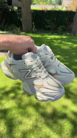 Sea Salt Brown 9060. Neutrale kleur met opvallend veel stijl 🤎 Direct leverbaar en beperkt op voorraad Link in bio om jouw paar te pakken #newbalance9060 #seasaltbrown #capriamsterdam #sneakerstyle #caprisquad #cleanfit #trendingnow
