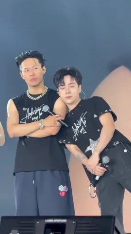 Anh lớn giao diện baby vô tri, em nhỏ giao diện trưởng thành nhưng được cái hợp tác 🤡. cre video gốc: muzik_kute + hannahh_265 ___________ #Quanghungmasterd #supportmasterd #hurrykng #viral #AnhTraiSayHiLasVegas 