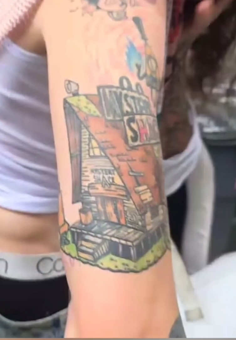 Jay Guapo has MYSTERY SHACK on his arm😭🙏🏽 #kick #jayguapo #pinkcardigan #stream #clips #fyp #viral 