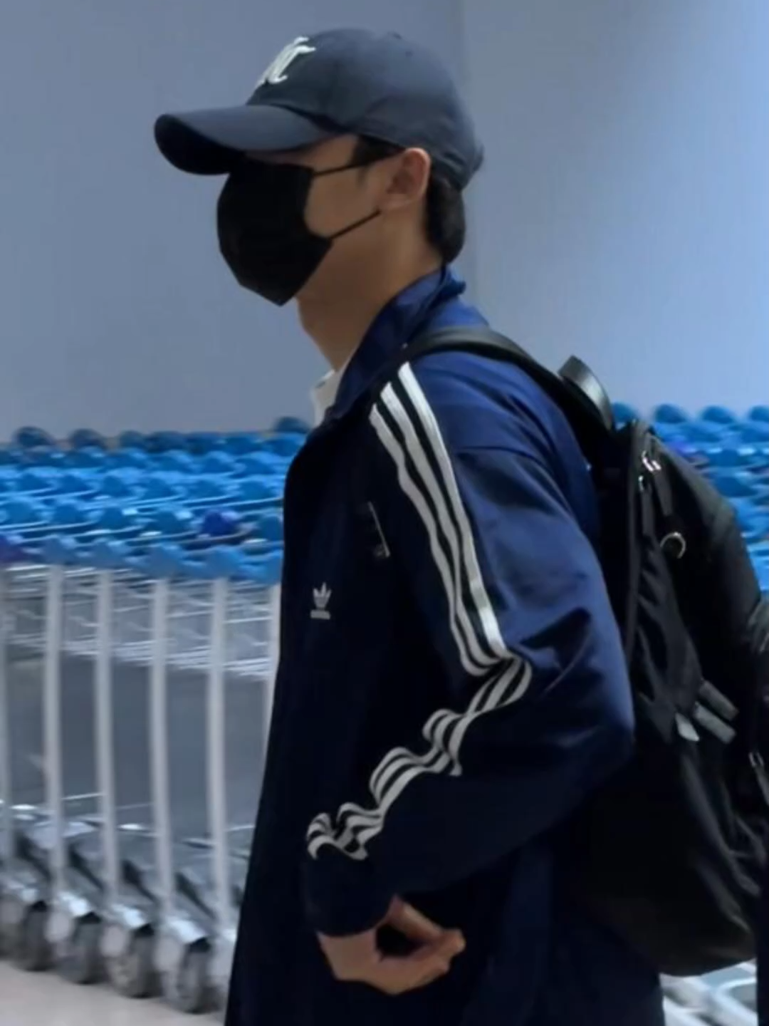 Lee Do-Hyun spotted at Manila Airport. ctto. #leedohyun#redohyunfanmeet #leedohyunmanila