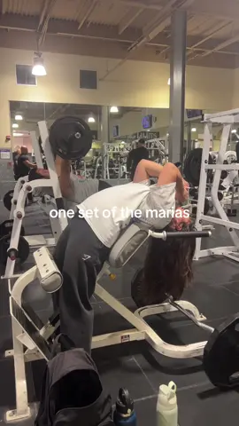 my back hurts #themarias #gym 