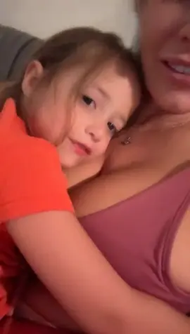 She loves to cuddle 🥰 🤣      #lovemydaughter #cuddle #familylove 