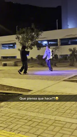En qué andan?🤣 . . . . Lanzamos fecha?  #plug #detroit #rotalotv #flrstudio #peru #videoclip #bts #pov 