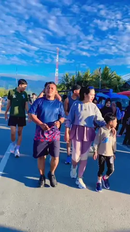 Cfd jalan sehat habis jalan langsung jajan😅#cfd #carfreeday #jayapura #holtekampbeach🌴🌊 