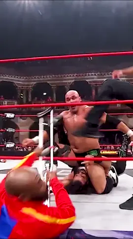 Stokely tried to cheat, but the ref was not having any of it! 🙅‍♂️