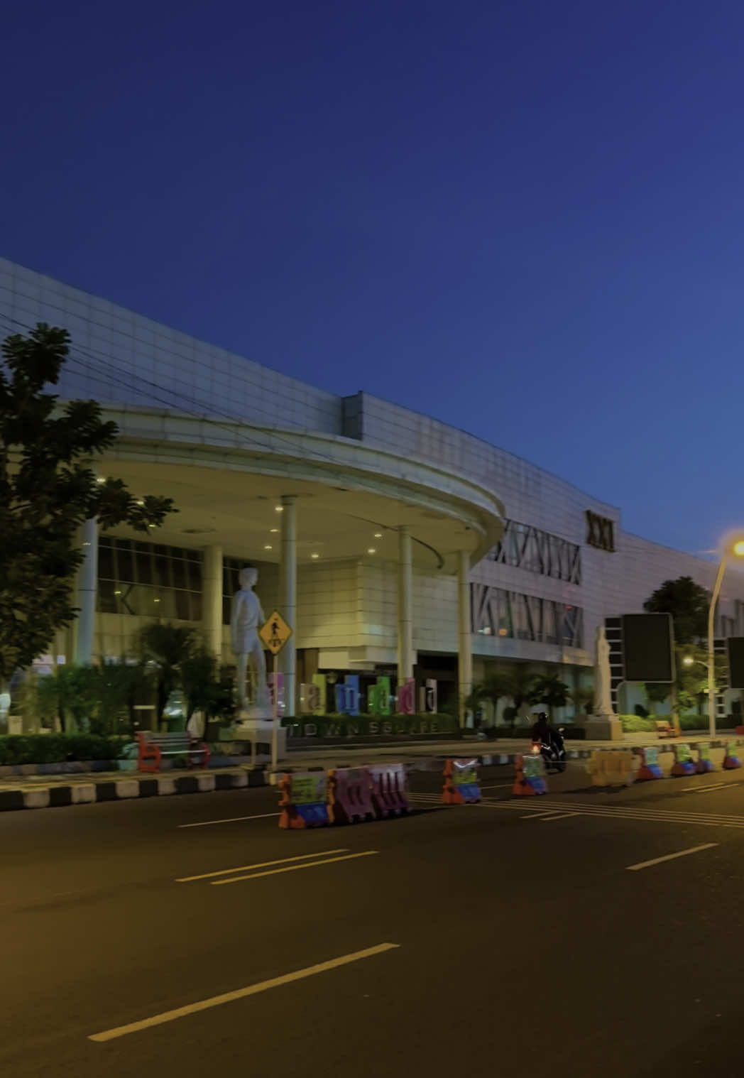manado ketika sepi… #manado #manadopunya #vibessubuh #sunrise #kotamati #sulawesiutara #sulutviral #xybca #4u #viralvideo #soundtrend #fyp #promoseruweekend 