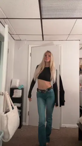 Goodnight y’all!! #fyp #foryoupage #country #countrymusic #western #westernfashion #lipsync #kimes #blonde #fakebody #countrygirl 