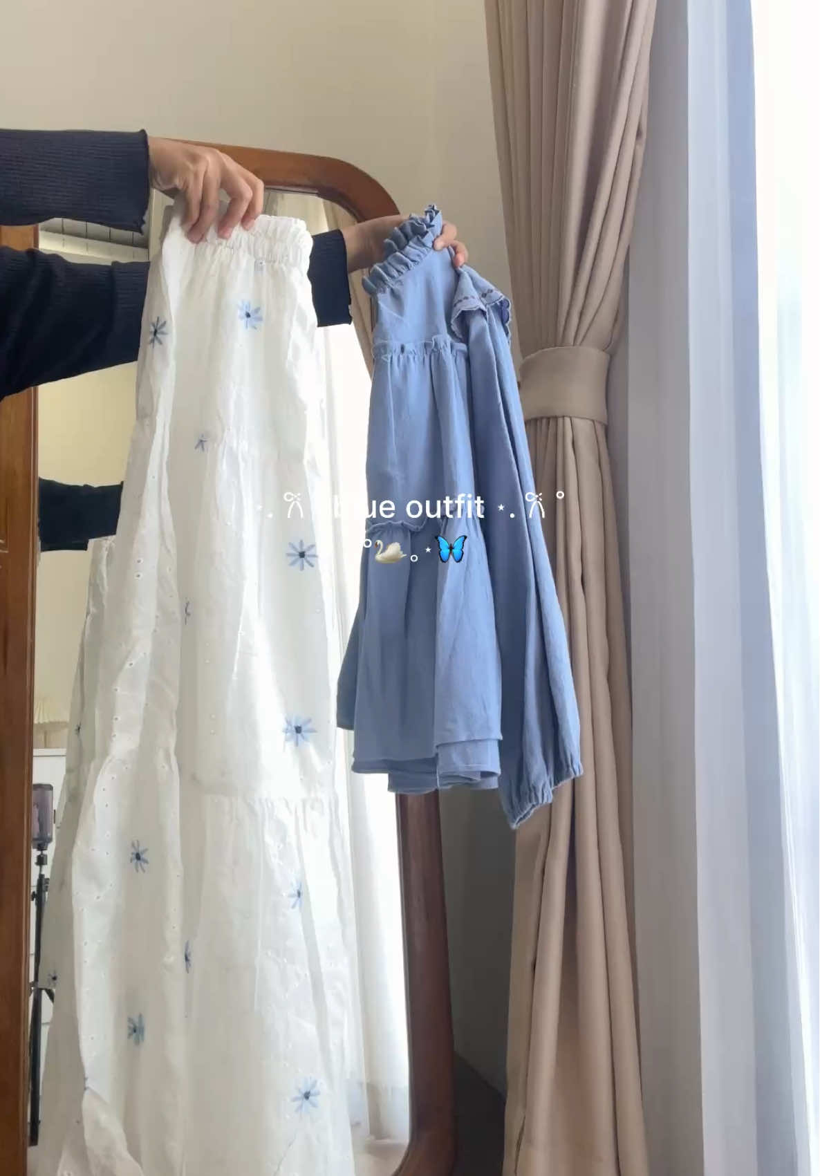sukaa warna biru yang soft 🦋💭🛒🦢💌 #bismillahfyp #xyzbca #ootdhijab #ootdfashion #ootdinspo #yxzcba #blouse #blousemurah #blousewanita #blousecantik #blouseviral #blouselinen #skirts #skirtoutfits #rokkatbol #ootdrok #outfitinspiration #outfitcheck 