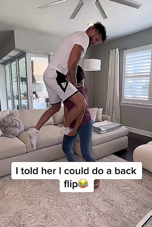 Backflip prank😂🤣😱#usa #funny #funnymoments #funnyvideos #haha #funnytiktok #haha 