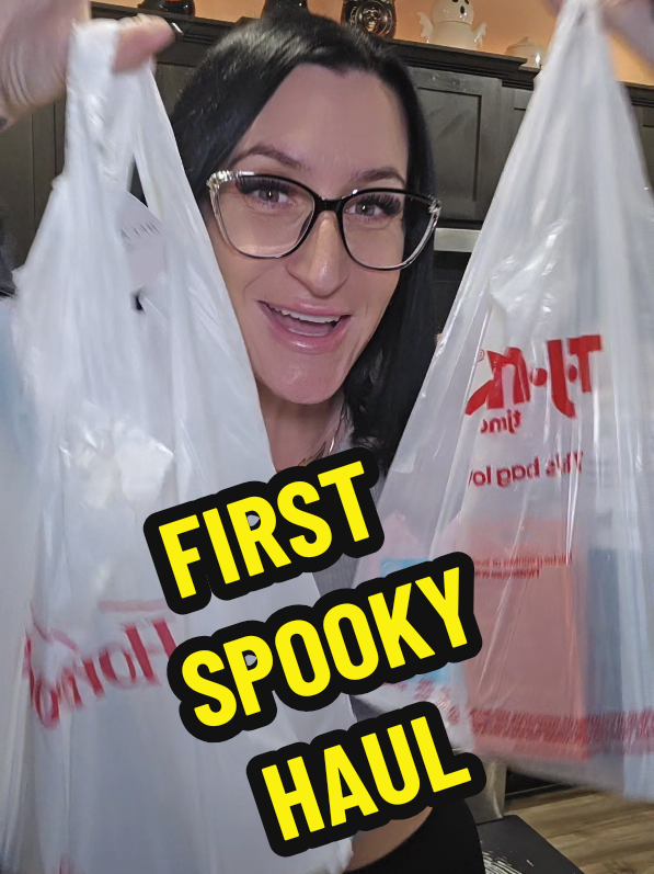 MY FIRST SPOOKY HAUL ON THE OFFICIAL FIRST DAY OF SPOOKY SEASON 🖤💀 #spookyshopping #spookygirl #spookyhaul #ilovehalloween 