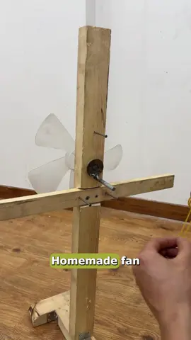 Not all heroes wear tool belts. Sometimes it's just 3 rubber bands and creativity. #DIY #fan #LifeHack #hometricks #Tech #rubberband #everydayengineering (cr. Douyin 2247029298)
