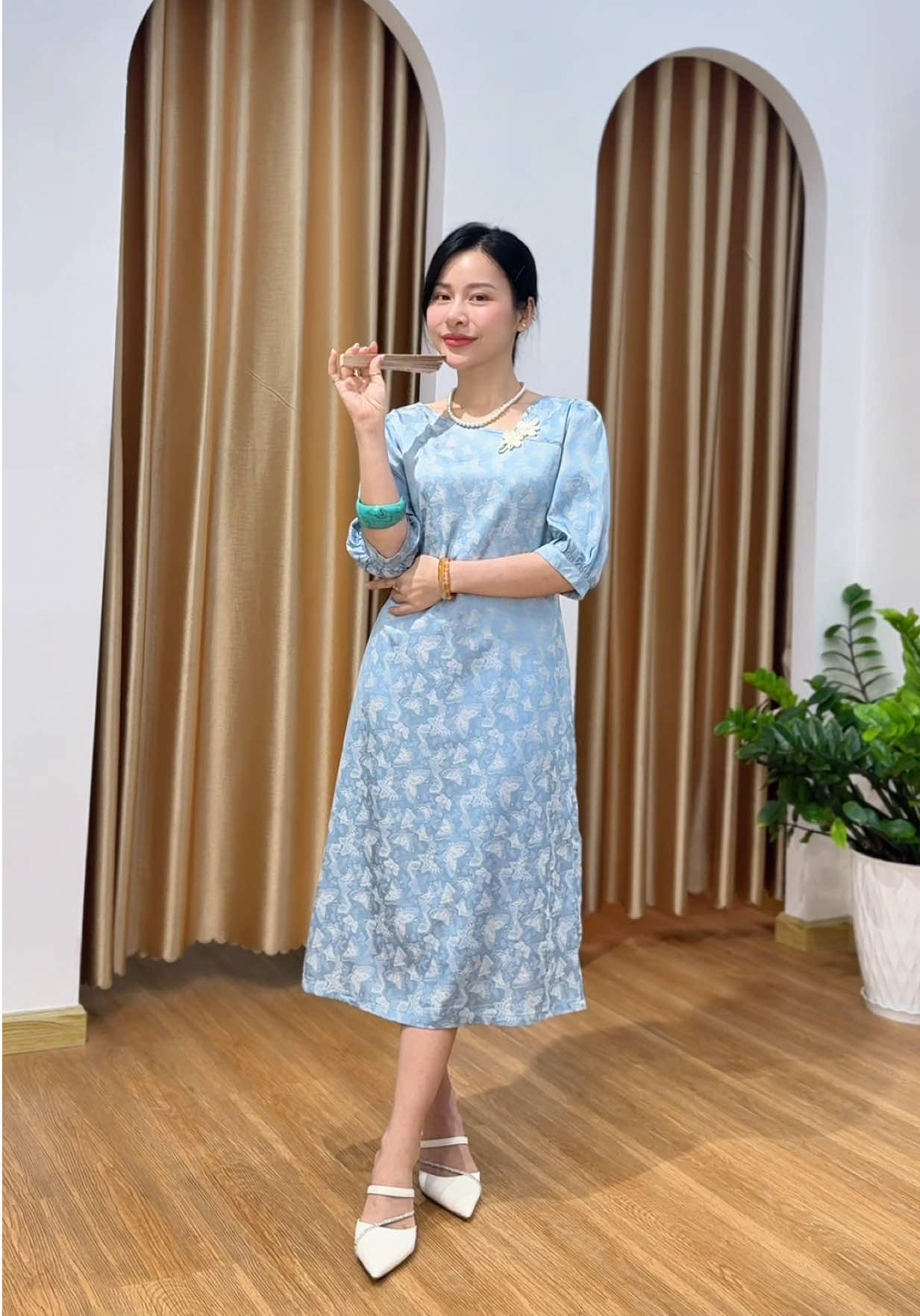Đầm gấm thanh lịch sang trọng dự tiệc #thieuhoa #thoitrangtrungnien #thoitrang #damdutiec #damgam 