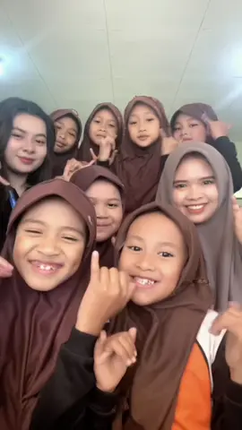 Bersama adek