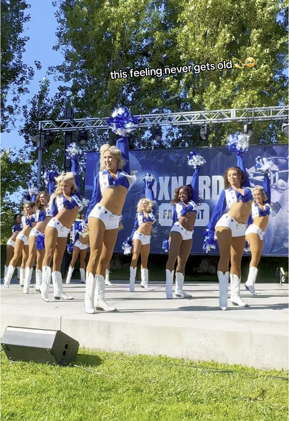 Dancing with my best friends and hearing all your love and support fills up my heart!!🥹🫶🏻 #lovethisteam #dallascowboyscheerleaders #americassweethearts #dancer #oxnard #procheerleader @Dallas Cowboys Cheerleaders 