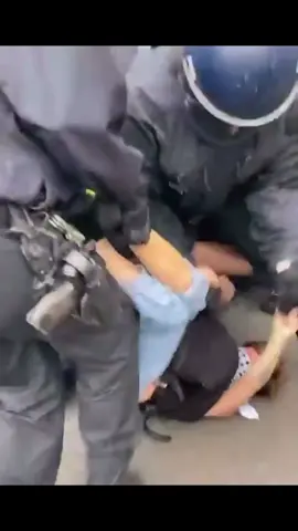 Them German Cops don’t play boy!! #police #policevideos #viral #viraltiktok #fyp #follow4fofollow⚒️  Follow for more police videos…👮‍♂️