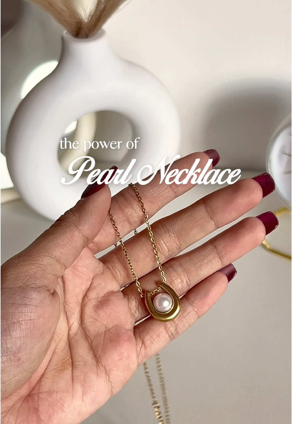 found the perf summer/beach necklace 🐚✨🫧 I Non-tarnish, waterproof, and hypoallergenic ofcourse  #hbjewelry #pearlnecklace #nontarnishjewelry #nontarnishnecklace #fyp 