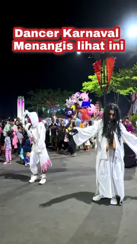 Dancer Karnaval Menangis lihat ini 😭 #fyp #viral #pocongviral #poconglucu #pocongjoged #poconggaul #pocongdj #pocongmodern #pocongindramayu #pocongjembetkaret #pocongjembet #pocongganjen #joged #jogedviral #jogedlucu #lucu #jogedpocong #alunalun #alunalunindramayu  #trendingnow #wewe #wewegombel #cosplay #badut #viralreels #trendingnow #karnavalsctv #karnavalindramayu #sctvindramayu