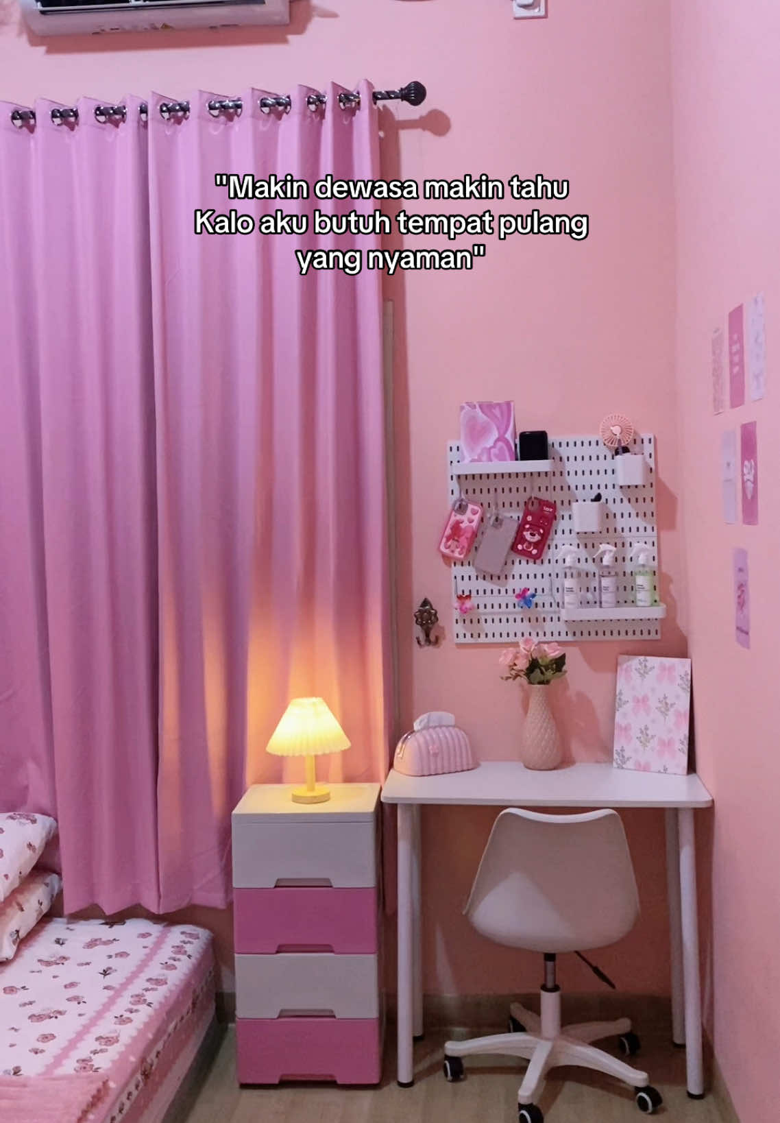 semangat  untuk nambah printilan printilan lucu lainnya👀🩷 #kamar #kamarpink #kamaraesthetic 