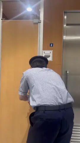 Toilet Door 🚪 stuck with Man -  A man stuck inside the train stations 🚉 toilet …  The officer is trying to helping .. #toilet #japanyoilet #japanstation #train #injapan #todayinjapan #its #yours #hobby #takealook #hey #viral #tokyo 