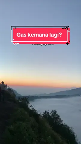 Ya mau gimana lagi, emang dasarnya suka keluyuran meskipun pas pulang badan capek semua😌 #fyp #bromo #bromotenggersemeru #exploregunungbromo #opentripbromo #bromomountain #tripbromo 