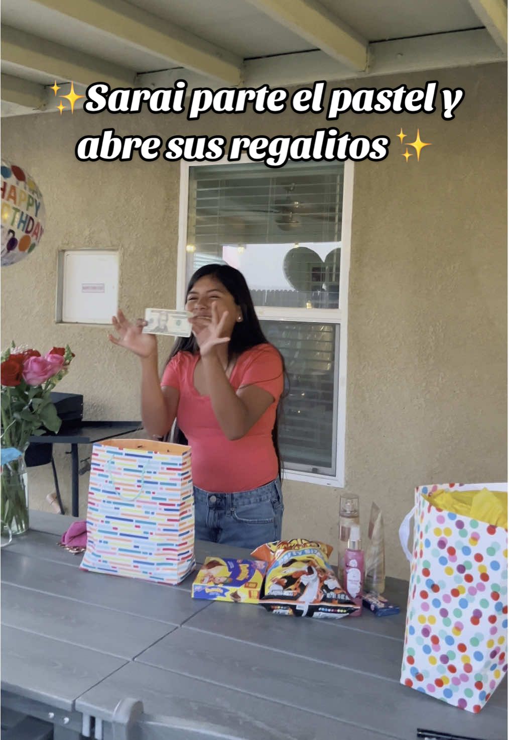 Replying to @Monica Regina Sarai parte el pastel y abre sus regalitos 🎂 🎁 #cumpleaños #birthday #birthdaygirl #gift #regalos #hija #daughter #birthdayvlog #minivlog #Vlog #usa #camila #lacocineradejalisco #MomsofTikTok #blowthisup #blowup #viralvideo #cheetos #money #longhair #pastel #cake #longervideos #fyp #fypシ゚viral #volleyball #volleyballworld #volleyballgirls #volleyballplayer #tetherball #sarai @Ana Isabel Torres @Ana Isabel Torres 