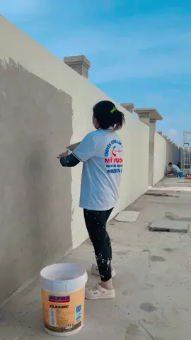 👷🏻‍♀️