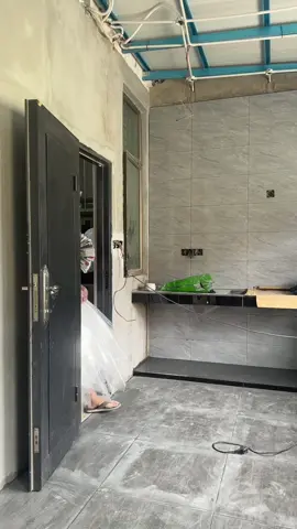 快乐很简单🔨 后面小黑哥是我唯一的嘉宾