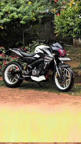 Low mileage supiriya ඔනිද 🧀🤍 All document clear 📑 Licen update (2026) Engin 🧀🚀  Good condition  Home used well maintained bike  All sensor light working 💯 Contact 0754412807 📞 #_maliya_x #frpシviral #frypage #fypage #srilankan_tik_tok🇱🇰 #ns200lover 