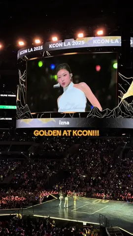 HUNTRIX x IZNA!!! 📍 KCON v KPOP demon hunter themed  #kpopdemonshunter #kpopnetflix #huntrix #huntrx #huntrixgolden #kcon #kconla #kcon2025 #izna 