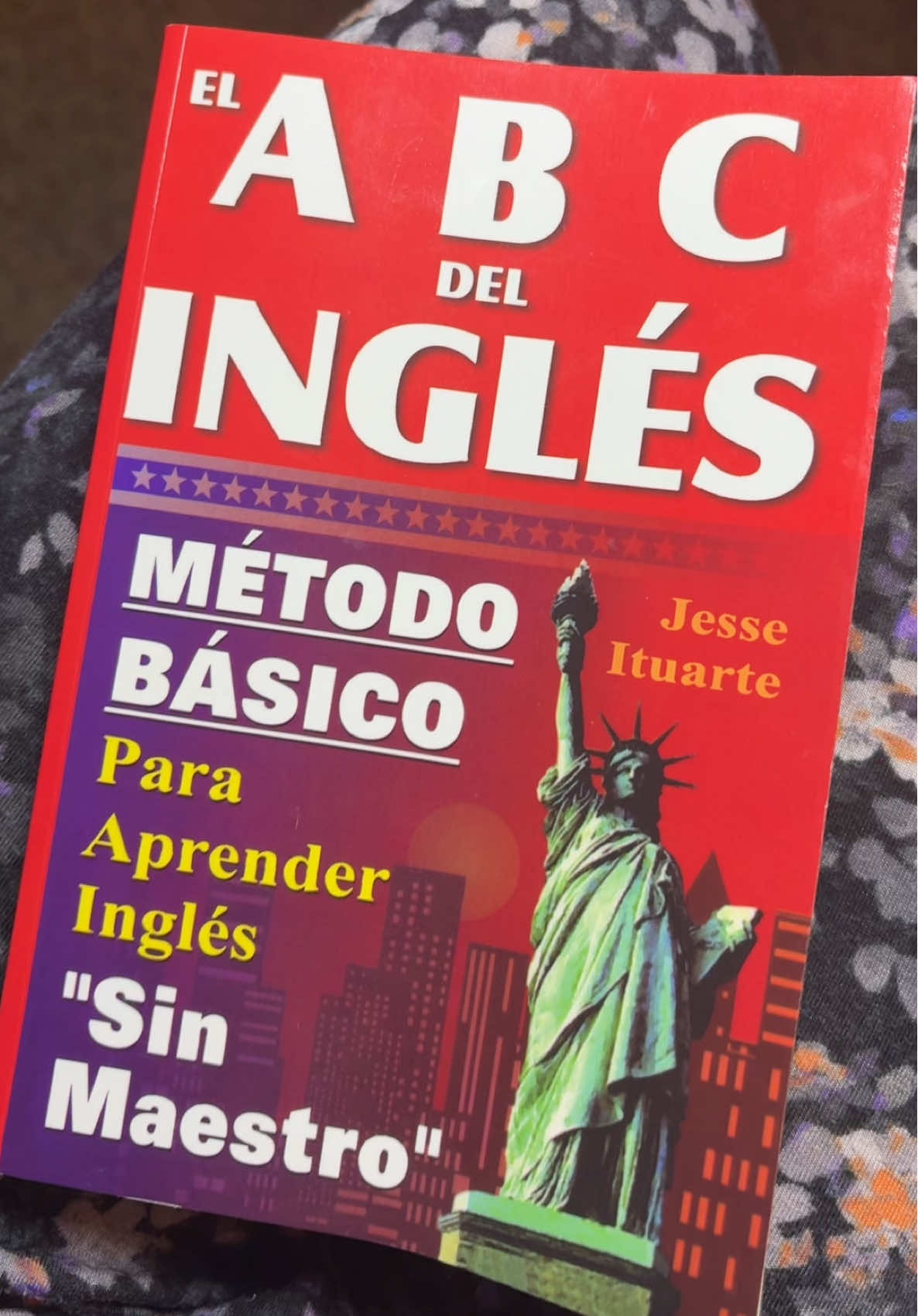Book to learn English 🙏   #tiktokbook #tiktokbooks #backtoschool #BookTok #MaddisBookTokClub 