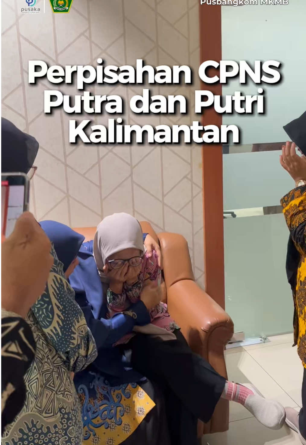 Hai Sobat Pelatihan! 🌟 Bukan untuk mengucap ‘selamat tinggal’, tapi untuk merayakan langkah awal luar biasa dari CPNS Putra Putri Kalimantan yang telah menuntaskan pelatihan dengan penuh semangat dan dedikasi. 🌿🔥 Teruslah menebar kebaikan, menjaga integritas, dan membawa semangat Bumi Borneo dalam setiap tugas dan pengabdian. 💪🇮🇩 Sampai jumpa di medan pengabdian yang sesungguhnya! 🤝 #SobatPelatihan #CPNS2025 #PutraPutriKalimantan #ASNBerAKHLAK #BanggaMengabdi #pusbangkommkmb 