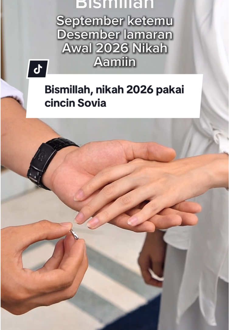 My dreammmm ya Allah, bertemu dengan jodoh terbaik yang telah Allah siapkan, dengan proses yang mudah dan lancar. Aamiin Jangan lupa nikahnya pakai cincin #soviajewelry cincin nikah yang bisa pilih material, kadar, desain. Terbaik!!!  #cincincouple #rekomendasicincinnikah #cincinpalladium #cincinlamaran 
