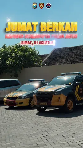 Halo Sobat Samapta!  Pada hari Jumat, 01 Agustus 2025, Anggota Ditsamapta Polda Jawa Timur melaksanakan Giat Jumat Berkah di sekitar Kota Sidoarjo. Kegiatan sosial ini dilaksanakan setiap hari Jumat dengan tujuan untuk memberikan manfaat langsung kepada masyarakat yang membutuhkan, sekaligus mempererat hubungan antara polisi dan warga. Jumat Berkah merupakan bentuk nyata dari komitmen Polri dalam membangun kedekatan dengan masyarakat. Kegiatan ini mendapat sambutan positif dari masyarakat setempat. Masyarakat mengungkapkan rasa terima kasihnya. “Kami sangat terbantu dengan adanya kegiatan ini. Semoga Polri semakin dekat dengan masyarakat,” @Divisi Humas Polri Official @Polisi Indonesia @Humas Polda Jatim @Divisi Humas Polri @kawanlistyo @Kabaharkam Polri #surabaya #humaspolri #ditsamapta #poldajatim #gasum 