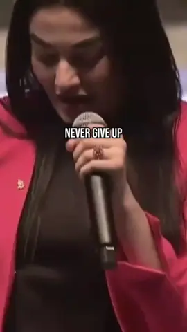 Never Give Up By Muniba Mazari  #quoteoftheday  #themyth  #DailyMotivation  #munibamazari  #motovationalquotes 