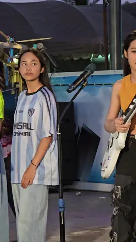 #zombies @sirikwanjanwong @Organ Chayapha @RADA Thunrada(500k) @ลิตา ธนิดา @Sompong Uma #น้ำขิง #ปองปั้นน้อง #กีต้าร์สิริขวัญ #guitarsirikwan 