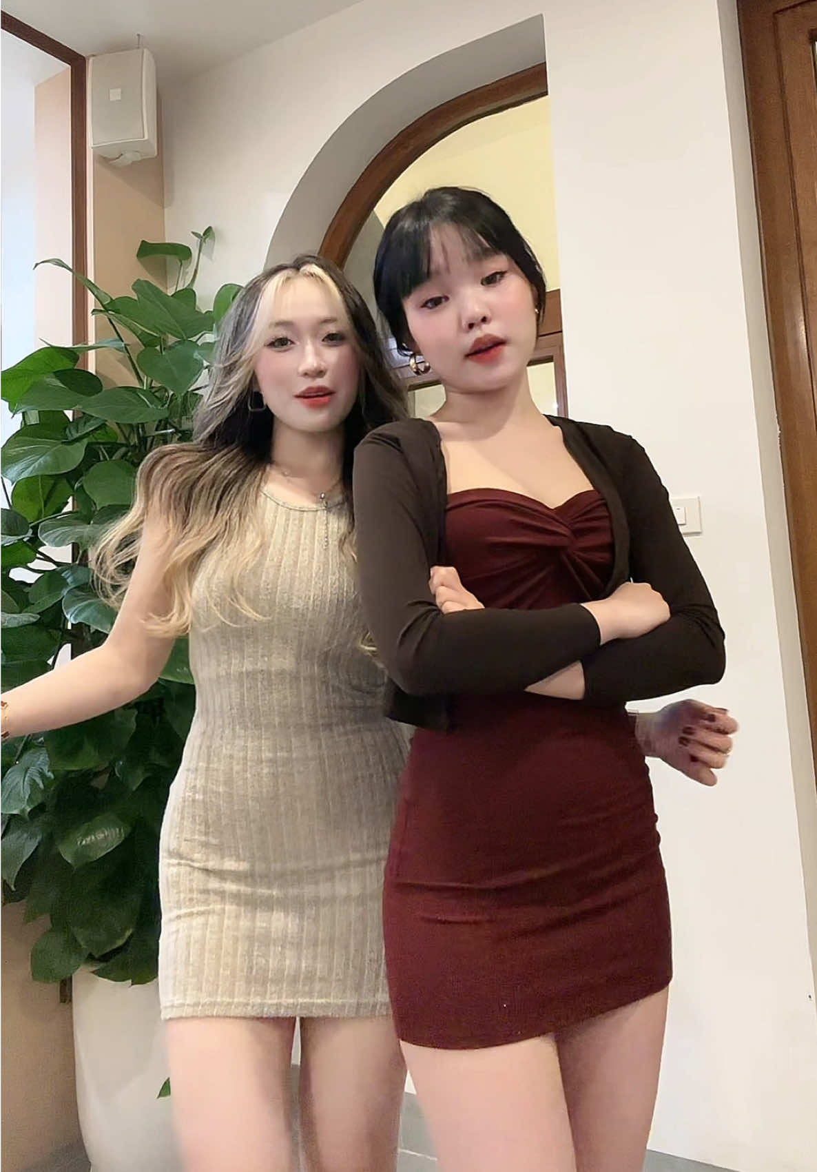👩‍❤️‍💋‍👩