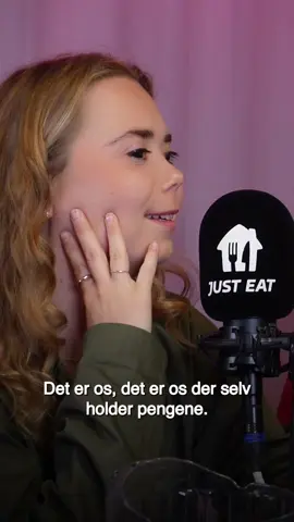 Hvem styrer økonomien? 🤔 Lyt til ‘Marcus og Realitypanelet’ der hvor du lytter til dine podcast🎧#marcusogrealitypanelet #realityshow #realitytv 
