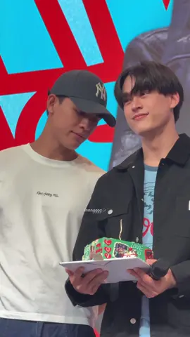 Gawin lagi sama pacar besarnya 🫶🏻🫶🏻 @Gawin Caskey @Joss Way-Ar  #josswayar #gawincaskey #จอสกวิน #jossgawin #28thCATSKEYsDiner #Gawin28thBday #fyp 